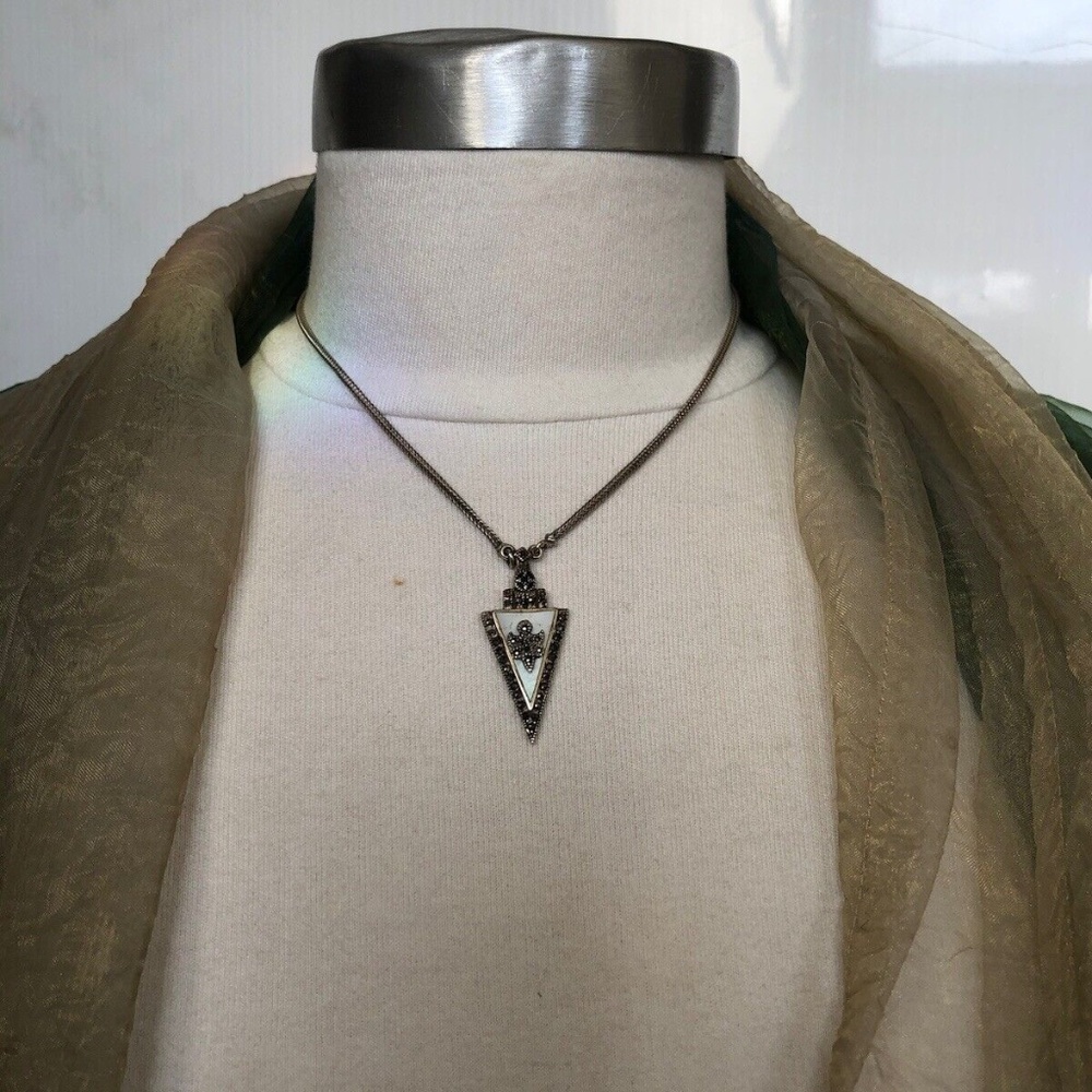 Beautiful 925K sterling silver necklace, triangle amulet prayer protection.!